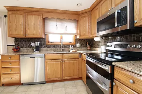 Kitchen - 25 Serino Way, Saugus, MA 01906 photo 2 of 4