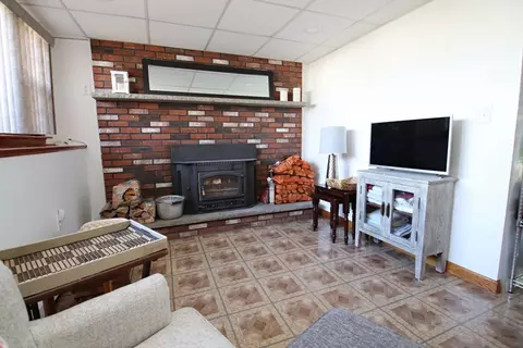 Living - 25 Serino Way, Saugus, MA 01906 photo 6 of 6