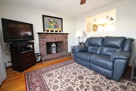 Living - 25 Serino Way, Saugus, MA 01906 photo 2 of 6