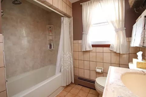 Bath - 25 Serino Way, Saugus, MA 01906 photo 2 of 3