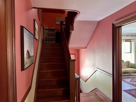 Entry Way - 449 Main St, Ashfield, MA 01330 photo 3 of 5