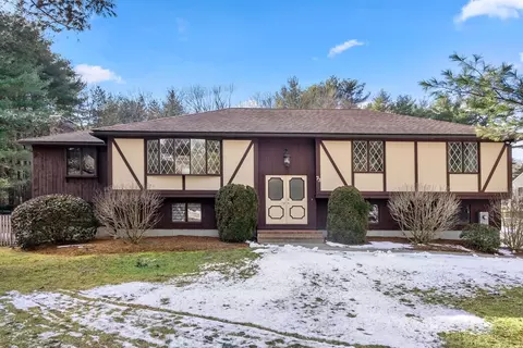 73 Minehan Ln, Marlborough, MA 01752