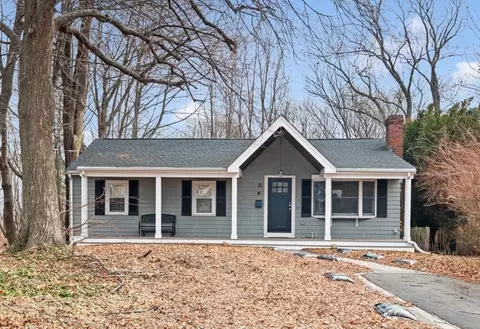 35 Greenway Rd, Salem, MA 01970