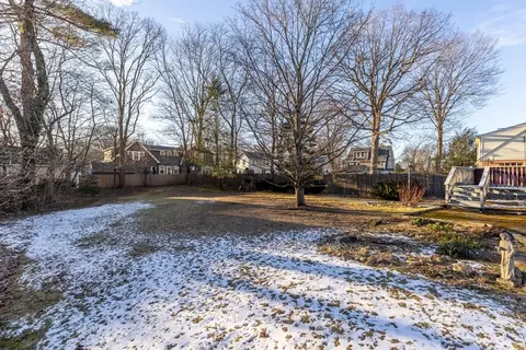 Exterior - 142 Bancroft Ave, Reading, MA 01867 photo 5 of 7