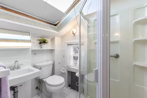 Bath - 142 Bancroft Ave, Reading, MA 01867 photo 1 of 2