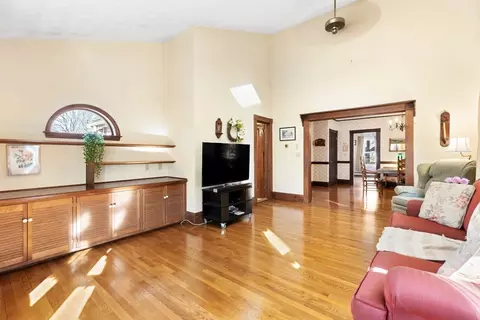 Living - 142 Bancroft Ave, Reading, MA 01867 photo 4 of 4
