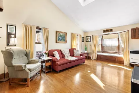 Living - 142 Bancroft Ave, Reading, MA 01867 photo 3 of 4