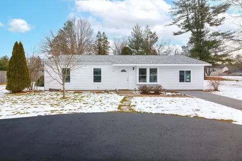 257 Brook Cir, Hanover, MA 02339