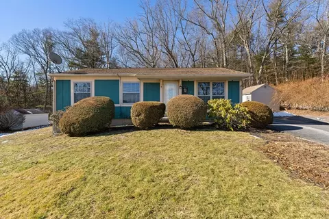15 Paul Pl, Northbridge, MA 01534