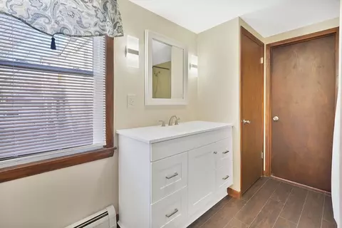 Bath - 2022 Maple St, Palmer, MA 01080 photo 2 of 4