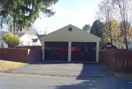 20 Searls St, Easthampton, MA 01027 photo 4
