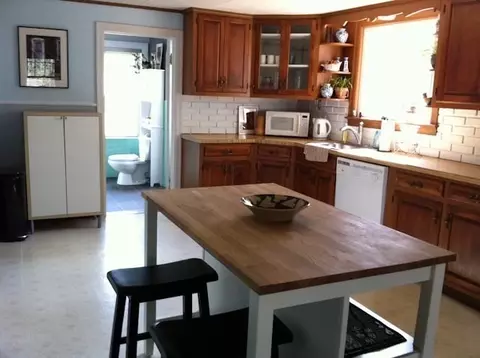 20 Searls St, Easthampton, MA 01027 photo 5