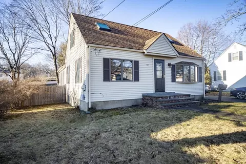 571 Pleasant St, Norwood, MA 02062