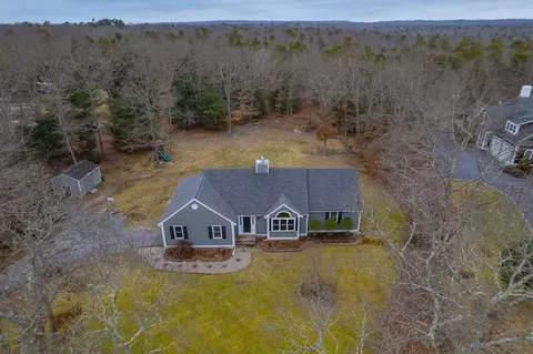 1740 Race Ln, Barnstable, MA 02648