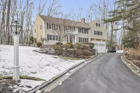 17 Skylar Dr, Southborough, MA 01772