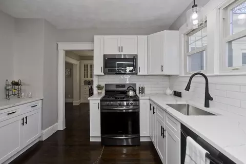 28 Chilson St, Springfield, MA 01118 photo 19