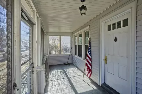 28 Chilson St, Springfield, MA 01118 photo 3