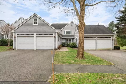 27 Juniper Ln #27, Hanover, MA 02339