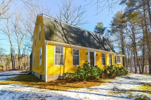 Exterior - 35 Cider Mill Ln, Upton, MA 01568 photo 4 of 12