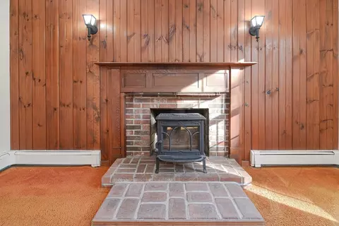 Living - 35 Cider Mill Ln, Upton, MA 01568 photo 3 of 3