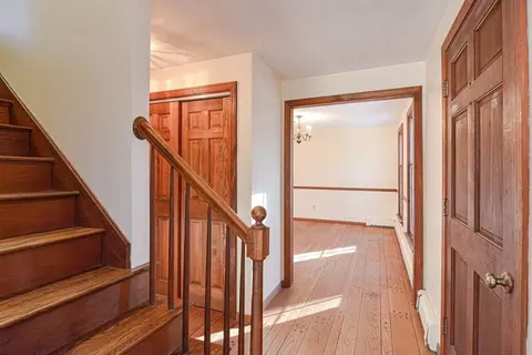 Entry Way - 35 Cider Mill Ln, Upton, MA 01568 photo 2 of 2