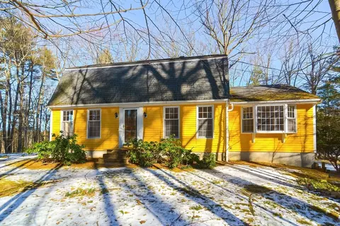 Exterior - 35 Cider Mill Ln, Upton, MA 01568 photo 3 of 12