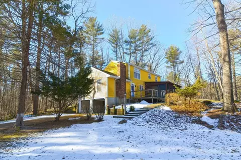 Exterior - 35 Cider Mill Ln, Upton, MA 01568 photo 2 of 12