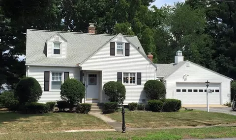11 Dartmouth St, South Hadley, MA 01075
