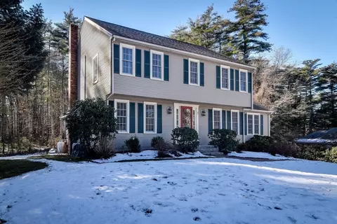 3 Palomino Dr, Hopkinton, MA 01748