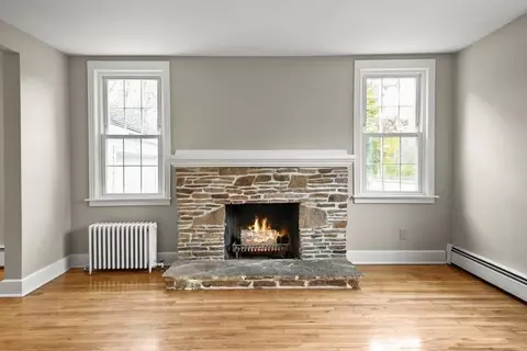 Living - 100 Thompson Rd, Webster, MA 01570 photo 2 of 2