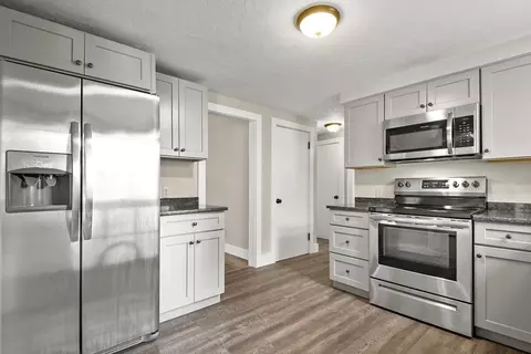 100 Thompson Rd, Webster, MA 01570