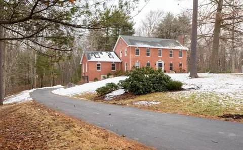 12 Brook Meadow Ln, Georgetown, MA 01833