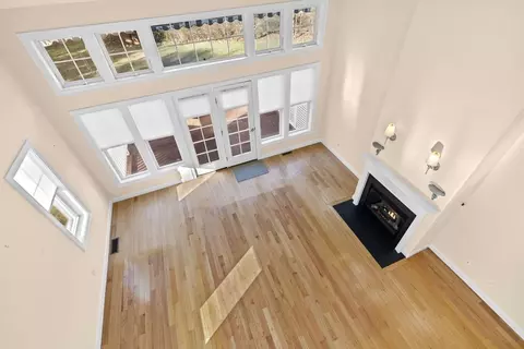 Living - 18 Maple Ln #18, Marshfield, MA 02050 photo 8 of 12