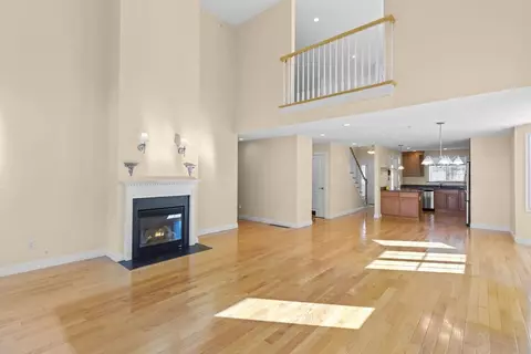 Living - 18 Maple Ln #18, Marshfield, MA 02050 photo 5 of 12