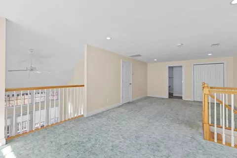 Living - 18 Maple Ln #18, Marshfield, MA 02050 photo 9 of 12