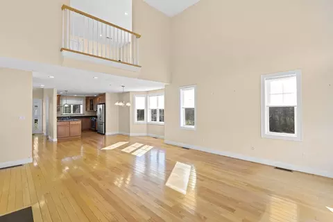 Living - 18 Maple Ln #18, Marshfield, MA 02050 photo 6 of 12