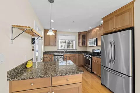 Kitchen - 18 Maple Ln #18, Marshfield, MA 02050 photo 3 of 5
