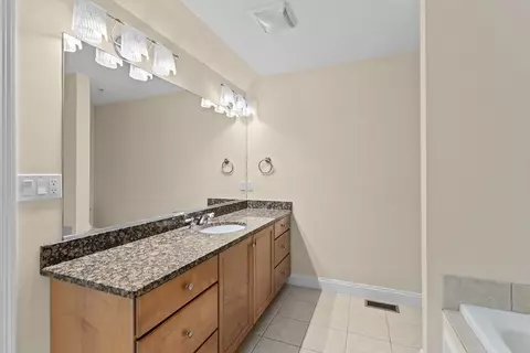 Bath - 18 Maple Ln #18, Marshfield, MA 02050 photo 2 of 5