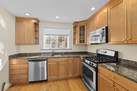 Kitchen - 18 Maple Ln #18, Marshfield, MA 02050 photo 2 of 5