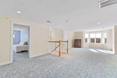 Living - 18 Maple Ln #18, Marshfield, MA 02050 photo 11 of 12