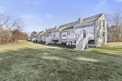 Exterior - 18 Maple Ln #18, Marshfield, MA 02050 photo 8 of 11