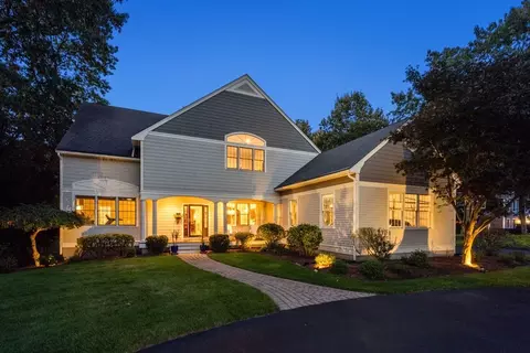 6 Nonesuch Dr, Natick, MA 01760