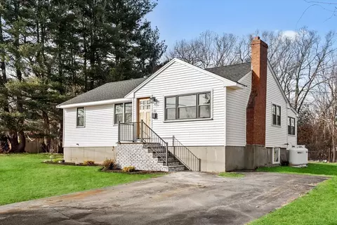 12 Samoset Rd, Peabody, MA 01960