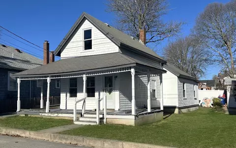 26 Prospect St, Wareham, MA 02558