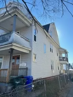 564 Chestnut St, Springfield, MA 01107 photo 5