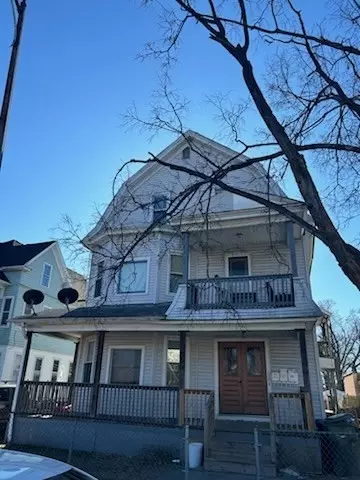 564 Chestnut St, Springfield, MA 01107 photo 6