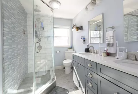Bath - 18 Birmingham Rd, Worcester, MA 01606 photo 1 of 4