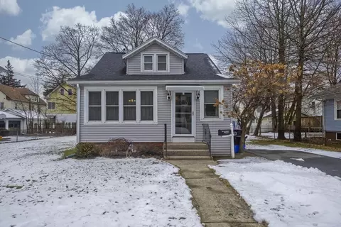 346 Hillside Ave, Holyoke, MA 01040