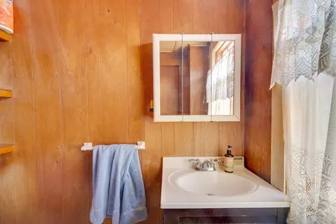 Bath - 239 Manning St, Needham, MA 02492 photo 1 of 2