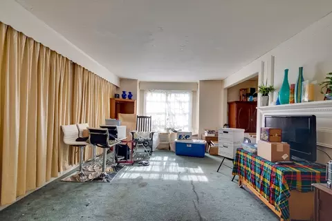Living - 239 Manning St, Needham, MA 02492 photo 1 of 2